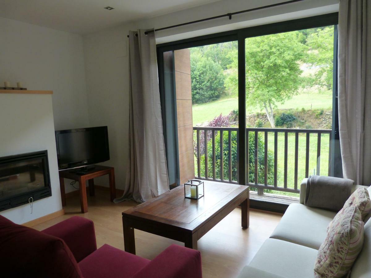 Apartament Hug Roger Valencia D'Aneu Exteriér fotografie