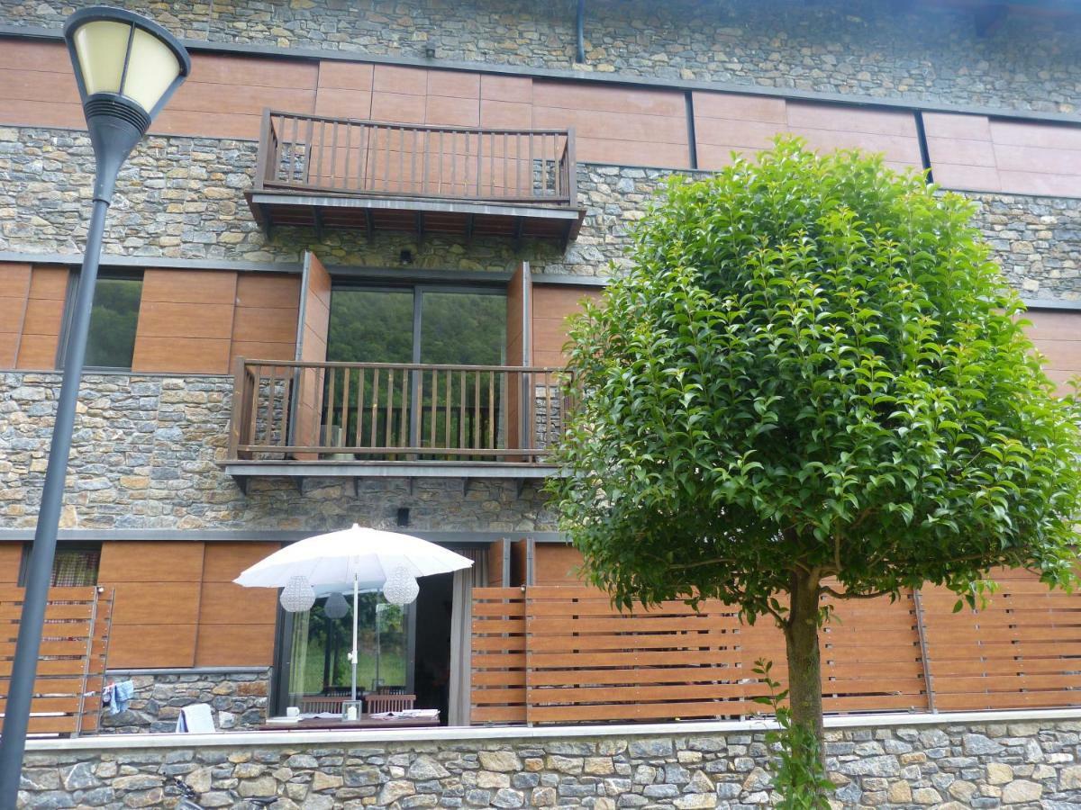 Apartament Hug Roger Valencia D'Aneu Exteriér fotografie