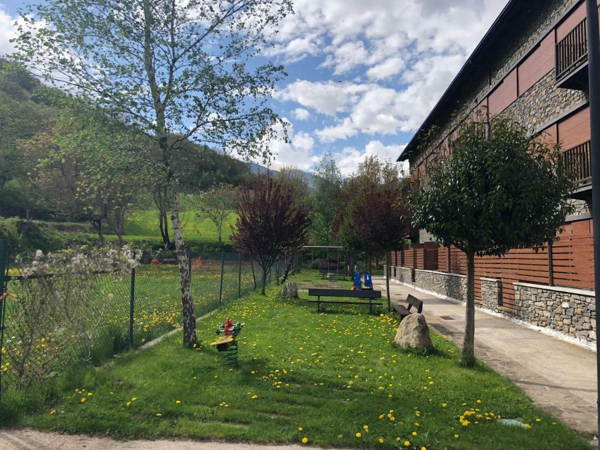Apartament Hug Roger Valencia D'Aneu Exteriér fotografie